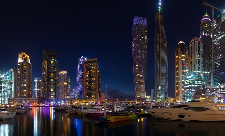Noite seguro viagem Emirados Árabes