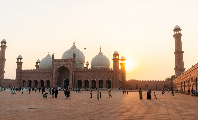 Seguro viagem Paquistão para conhecer a mesquita de Lahore