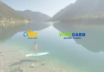 Mulher praticando esporte no lago. Em primeiro plano logo Ita ou Vital Card