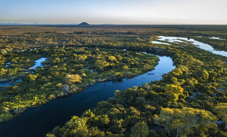 Vista aérea de rio no Pantanal, Mato Grosso do Sul
