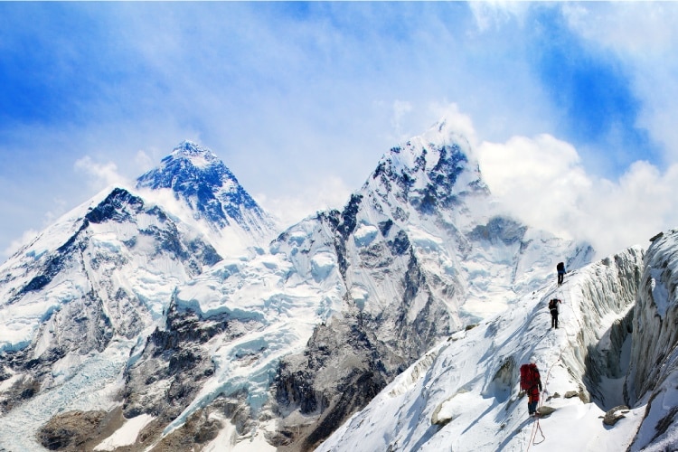 Alpinistas no Everest.