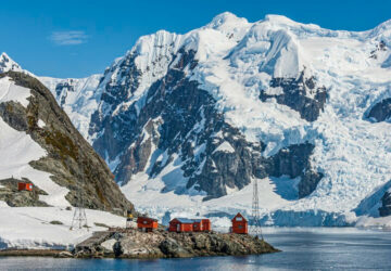 As empresas que oferecem a viagem exigem o seguro viagem Antártica.