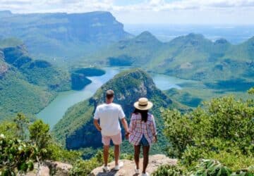 Panorama de montanhas e rio Blyde, na África do Sul