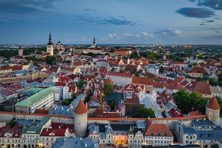 Vista aérea de Tallin, na Estônia