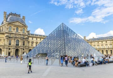 Se deseja conhecer o Museu do Louvre, o seguro viagem França é fundamental.