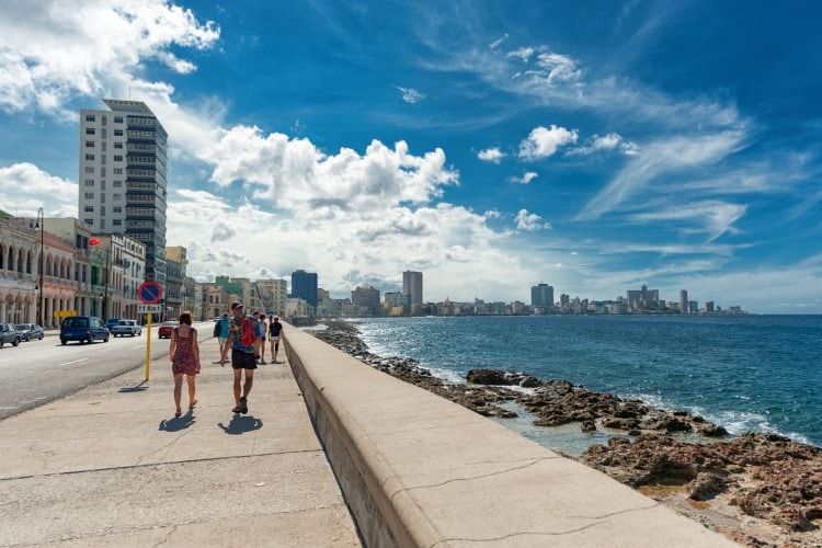Turistas precisam contratar obrigatoriamente o seguro viagem Cuba.